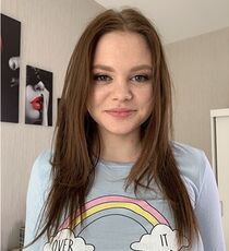 Emily Ratakovski, Россия Emily Ratakovski,