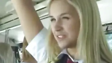 Кондуктор снимает на камеру промежность студентки под юбкой в трамвае