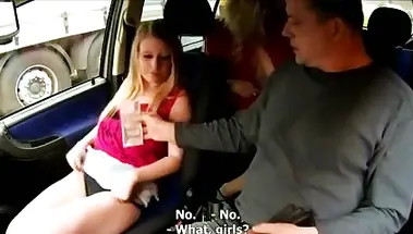 Водитель кончил шлюхе в киску, трахнув её в машине