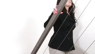 Куколд слизывает сперму с лобка сексвайф после анала с негром