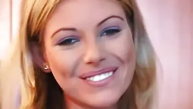 Стройняшка Passion позирует голышом перед Пьером Вудманом