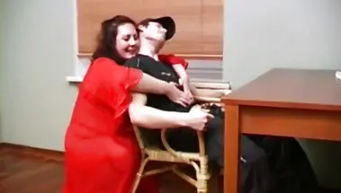 Толстая тётя получила камшот на лицо, трахнувшись с племянником