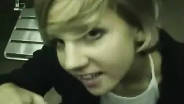 Дал отсосать толстый член соседке в застрявшем лифте