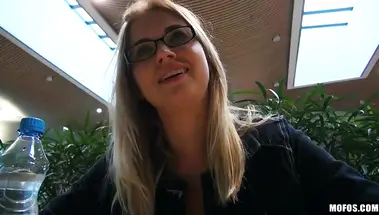 Чешский пикапер развел выпускницу ВУЗа на минет на улице