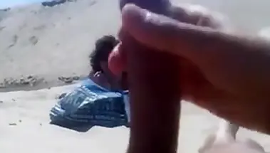 Онанист дрочит хуй на молчаливую незнакомку на пляже Майами