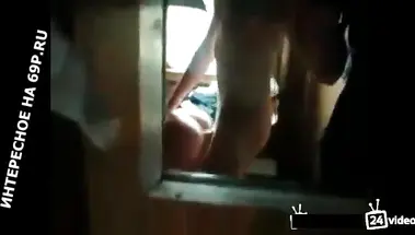 Вахтовик трахает любовницу проводницу, возвращаясь на поезде домой