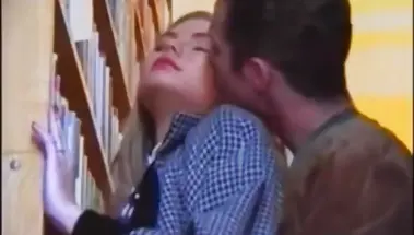 Толпа русских студентов выебала отличницу в библиотеке