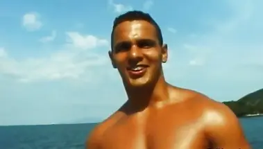 Групповуха с порно моделями и спортсменами на яхте