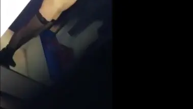 Русская худышка в чулках дрочит член парня в примерочной