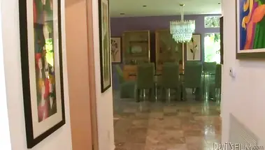 Дочь увидела хуй отчима и трахнулась с ним