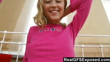 Оператор ублажает секс игрушками 18-летнюю стройняшку из Питера