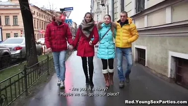 Русские свингеры кончили на титьки жён друг друга, трахнув их