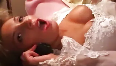 Куколд слушает по телефону, как невесту вылизывает и ебет негр