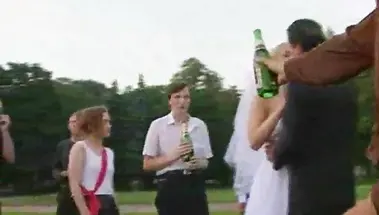 Невеста ебется с женихом в кругу питерских друзей у Медного всадника