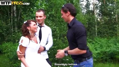 Пьяная русская невеста была выебана в три ствола на природе