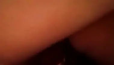 Сексвайф в чулках громко стонет во время двойного проникновения на глазах мужа