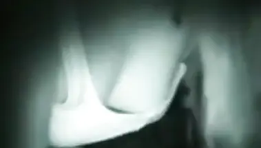 Жена отсосала ночью член мужа, успокоившись так после страшного сна