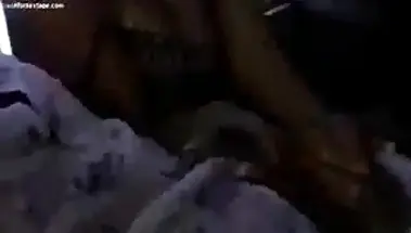 Хохлушка Вика подрочила хуй пацана в автобусе и трахнулась с ним в аквапарке в Кирилловке