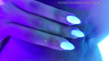 Адриана Чечик получает струйный оргазм от мастурбации в солярии