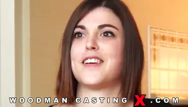 Растянули анус Amelia Lyn грубой еблей на кастинге Вудмана