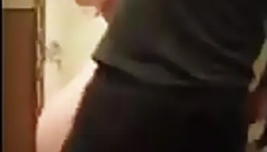 Муж стримит в Перископе, как татарин пристает к сексвайф