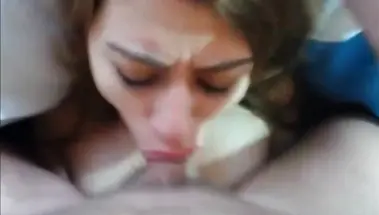 Грубо трахает в рот смоленскую любовницу за донаты перед вебкой