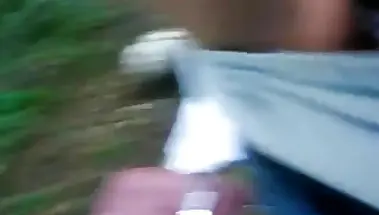 Худая русская девка сосет член сына директора лесоповала в Сибири