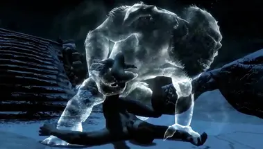 Огромный светящийся монстр трахает задницу воина на снегу