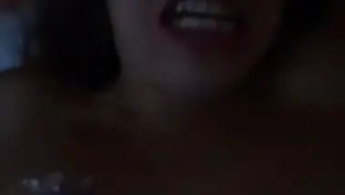 Довёл русскую подругу с прищепками на сосках до оргазма членом и самотыком