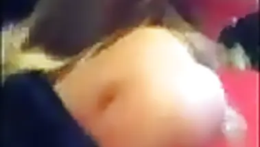 Трахает жену друга в платье, пока тот развлекает гостей на кухне