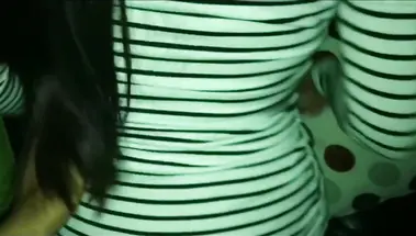 Неверная жена трахается в гондоне с другом мужа, не снимая платья