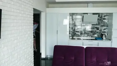 Русский босс поймал худую служанку на мастурбации и наказал еблей