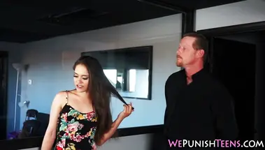 Батя отдал дочь на воспитание зрелому БДСМ мастеру