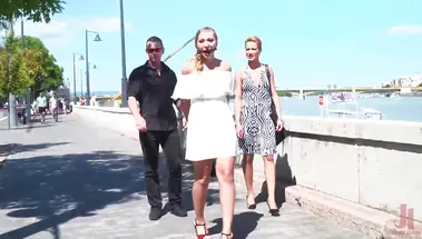 Выебали толпой связанную рабыню в анал в баре после прогулки по городу