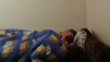 Подсматривает за неудачной еблей пьяных студентов в общаге