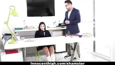 Учитель выпорол студентку по жопе книжкой и отодрал на пересдаче экзамена