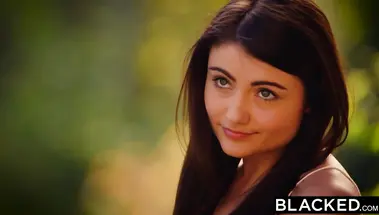 Романтическое свидание с негром закончилось для Adria Rae межрасовым трахом