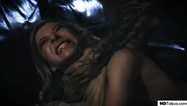 Неформальная сестра разводит брата на жесткий трах, делая ему минет