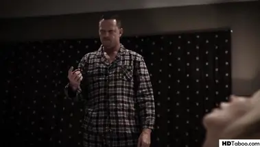 Отчим жестко ебет падчерицу возле спящей жены