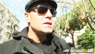 Apolonia Lapiedra согласилась на еблю за деньги в фургоне со стеклянными стенками