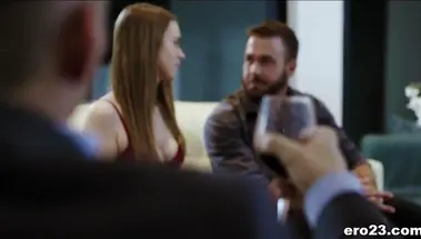 Куколд наблюдает за оральным и классическим трахом друга и сексвайф