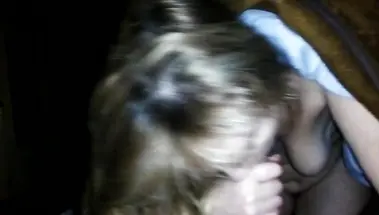 Зрелая баба отсосала волосатый хуй мужа и трахнулась с ним до оргазма