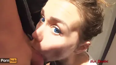 Проглотила сперму после любительского порева раком в примерочной