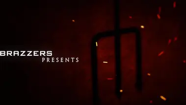 Замужняя соседка дьяволица жестко оттрахана в анал любовником на Хэллоуин