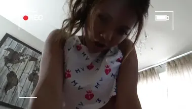 Азиатка кончает от прыжков на члене надувного мужика