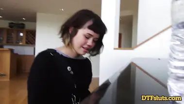 Репетитор музыки жестко со шлепками трахает молодую пианистку