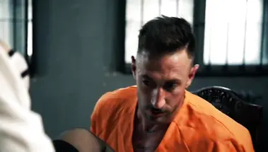 Тюремный заключенный оттрахан в наезднице итальянской телкой со сливом спермы на сиськи