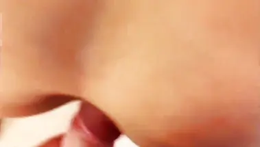 Немка в платье отсосала электрику на стремянке перед еблей