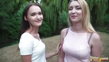 80-летний старик выиграл еблю у молодых нимфоманок теннисисток