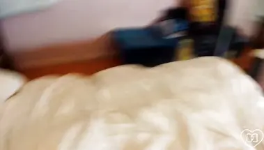 Кудрявый пиздолиз выебал телку после куни до финала на мохнатку